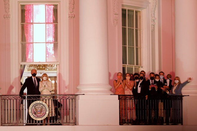 Tuần trăng mật của gia đình Biden ở Nhà Trắng - 2 Tuần trăng mật của gia đình Biden ở Nhà Trắng - 2