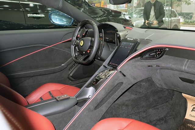 Soi chi tiết Ferrari Roma: Siêu xe 20 tỷ độc nhất châu Á vừa về Việt Nam - 7