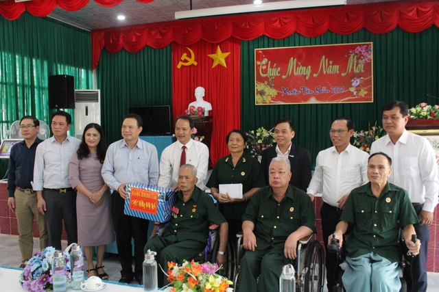 Nhiều đột phá trong chính sách ưu đãi người có công với cách mạng... - 2 Nhiều đột phá trong chính sách ưu đãi người có công với cách mạng... - 2