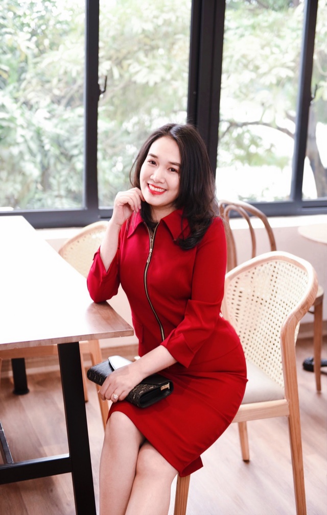 CEO Nguyễn Mến xinh đẹp rạng rỡ trong bộ sưu tập áo dạ mùa đông - 5