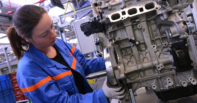 Nhà máy động cơ diesel lớn nhất thế giới chuyển sang sản xuất mô-tơ điện - 1