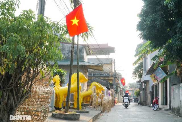 Nơi cả làng chỉ đan rổ rá nay thành thủ phủ của những nghệ nhân làm vàng mã - 12 Nơi cả làng chỉ đan rổ rá nay thành thủ phủ của những nghệ nhân làm vàng mã - 12