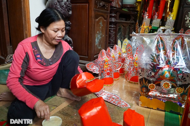 Nơi cả làng chỉ đan rổ rá nay thành thủ phủ của những nghệ nhân làm vàng mã - 3 Nơi cả làng chỉ đan rổ rá nay thành thủ phủ của những nghệ nhân làm vàng mã - 3