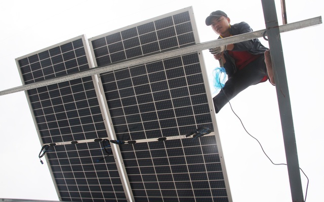 Siết chặt các trang trại điện mặt trời hoạt động không đúng chức năng - 1