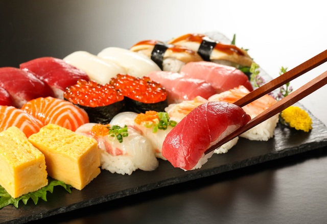 Những quy tắc bất thành văn ai cũng nên biết khi ăn sushi tại nhà hàng - 1