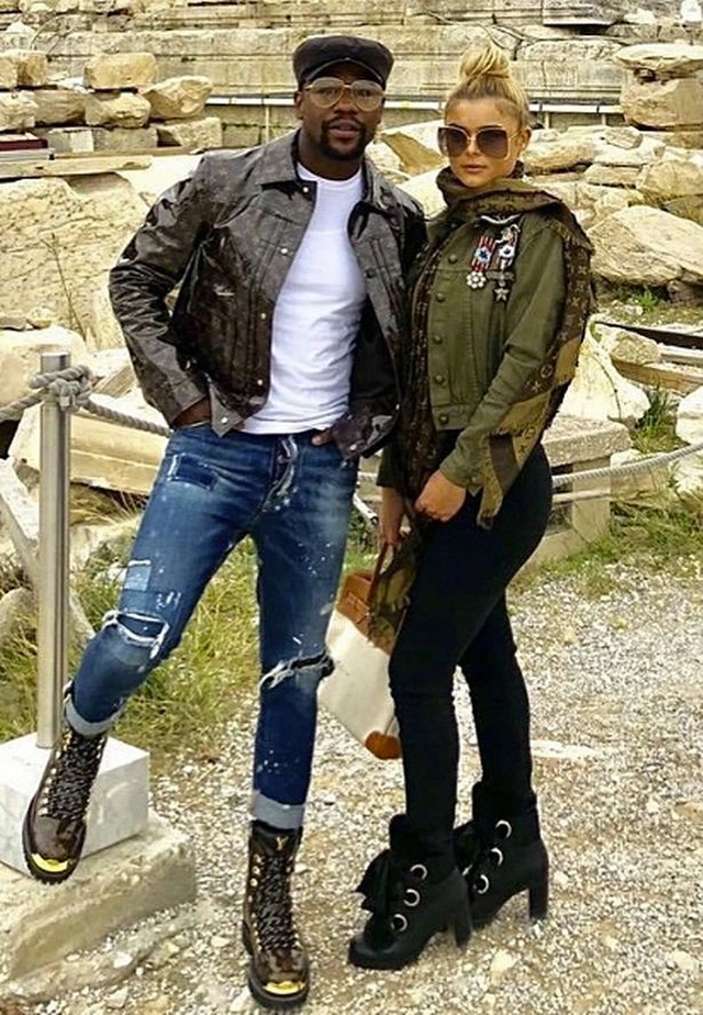 Floyd Mayweather đính hôn với cô bạn gái vũ nữ thoát y? - 2 Floyd Mayweather đính hôn với cô bạn gái vũ nữ thoát y? - 2