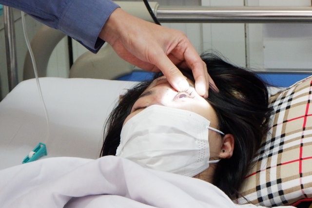 Cô gái 21 tuổi mù mắt trái sau khi tiêm filler ở spa - 2