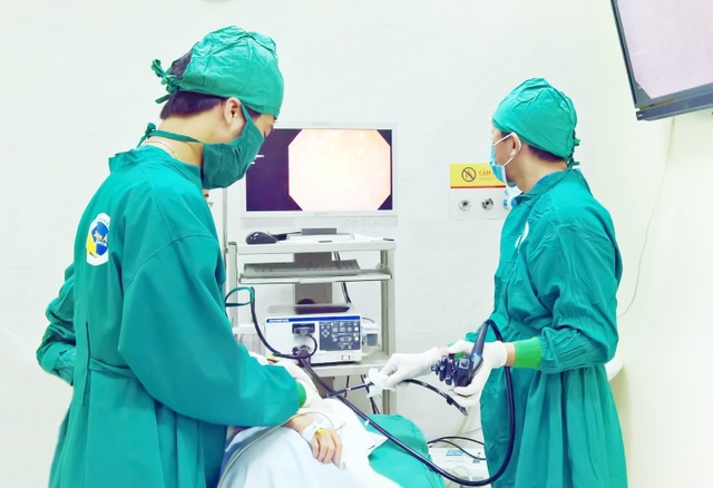 2 đồng xu máy chơi game chui tọt vào đường tiêu hóa bệnh nhi - 2 2 đồng xu máy chơi game chui tọt vào đường tiêu hóa bệnh nhi - 2