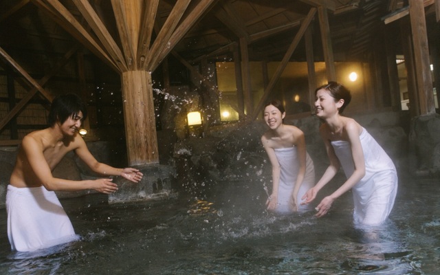 Vì sao onsen nam nữ tắm chung ngày càng ít đi ở Nhật Bản? - 1 Vì sao onsen nam nữ tắm chung ngày càng ít đi ở Nhật Bản? - 1