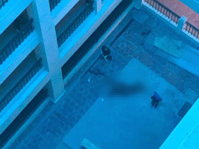 Nam thanh niên rơi lầu tại trường Đại học Công nghiệp Hà Nội - 1 Nam thanh niên rơi lầu tại trường Đại học Công nghiệp Hà Nội - 1