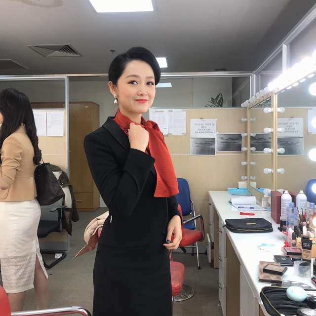 BTV Thu Hà phủ nhận tin ê kíp Chiều cuối năm của VTV trở thành F1 - 5 BTV Thu Hà phủ nhận tin ê kíp Chiều cuối năm của VTV trở thành F1 - 5