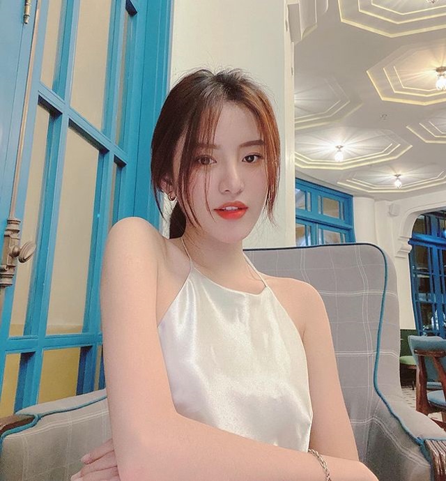 Hai cô gái tên Trâm đẹp mơn mởn khoe sắc xuân thì - 3 Hai cô gái tên Trâm đẹp mơn mởn khoe sắc xuân thì - 3
