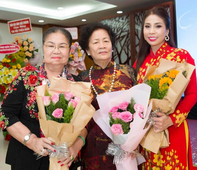 Diễn viên Lý Hương: 3 tháng từ khi ba mất, tôi không làm được gì