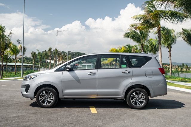 Lý giải sức hút mạnh mẽ từ Toyota Innova - 2 Lý giải sức hút mạnh mẽ từ Toyota Innova - 2
