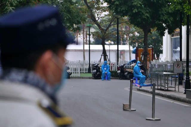 Hà Nội: Cận cảnh phong tỏa tòa nhà ở Times City - 1 Hà Nội: Cận cảnh phong tỏa tòa nhà ở Times City - 1