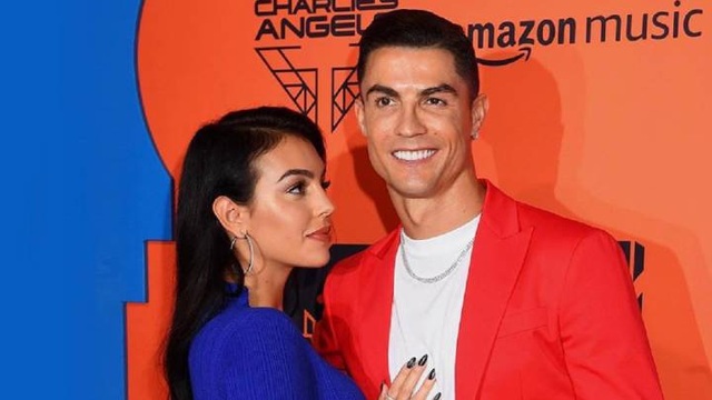 Bạn gái C.Ronaldo chính thức ra mắt thương hiệu thời trang riêng - 5