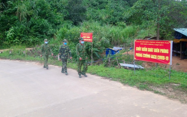 Bộ đội biên phòng quên tết, căng mình chống dịch - 2 Bộ đội biên phòng quên tết, căng mình chống dịch - 2