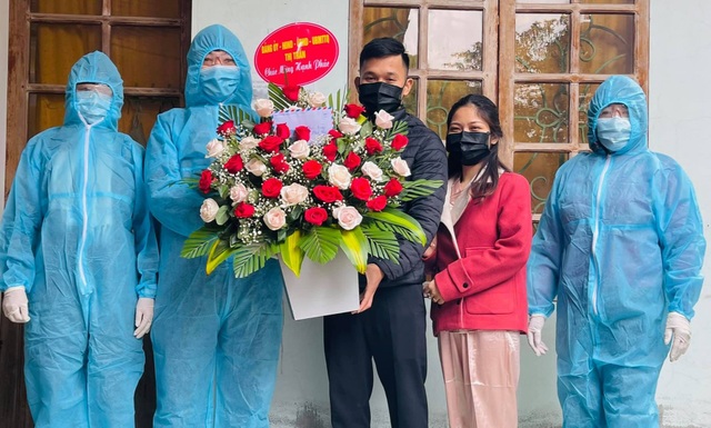 Hoãn cưới vào phút chót, cô dâu chú rể nhận quà bất ngờ trong khu cách ly - 1 Hoãn cưới vào phút chót, cô dâu chú rể nhận quà bất ngờ trong khu cách ly - 1