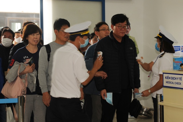 Các tỉnh ráo riết lập chốt kiểm tra, giám sát người đến từ vùng dịch - 1 Các tỉnh ráo riết lập chốt kiểm tra, giám sát người đến từ vùng dịch - 1