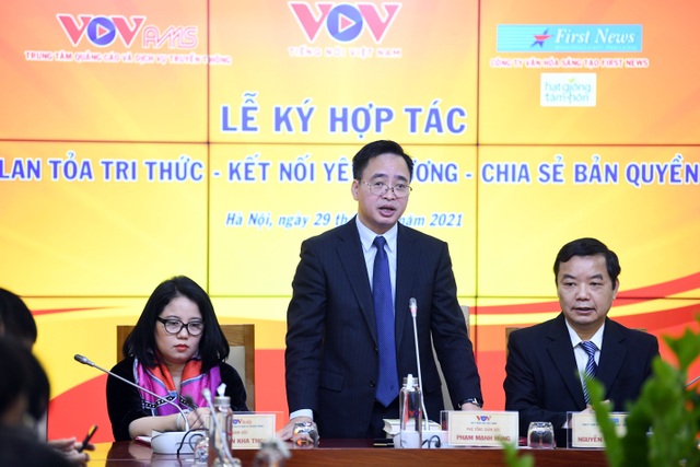Lễ ký kết hợp tác lan tỏa tri thức giữa VOV và First News Trí Việt - 3 Lễ ký kết hợp tác lan tỏa tri thức giữa VOV và First News Trí Việt - 3