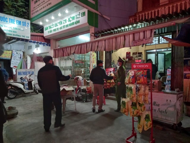 Phong tỏa, phun khử khuẩn Bệnh viện Trẻ em - 4