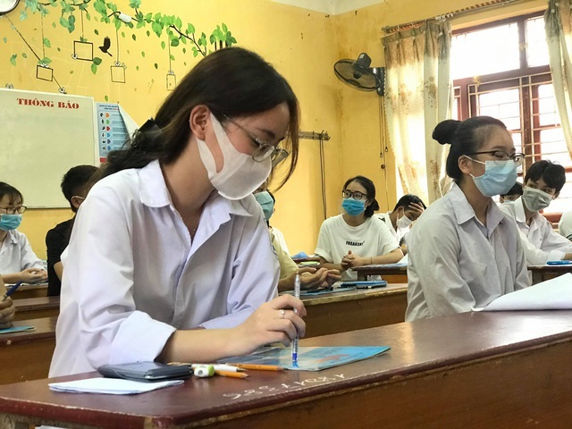 Hà Nội: Thi vào lớp 10 Trung học phổ thông 4 môn - 1 Hà Nội: Thi vào lớp 10 Trung học phổ thông 4 môn - 1