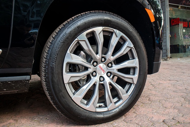 Khủng long GMC Yukon Denali 2021 về Việt Nam có gì với giá hơn 9 tỷ đồng - 5 Khủng long GMC Yukon Denali 2021 về Việt Nam có gì với giá hơn 9 tỷ đồng - 5