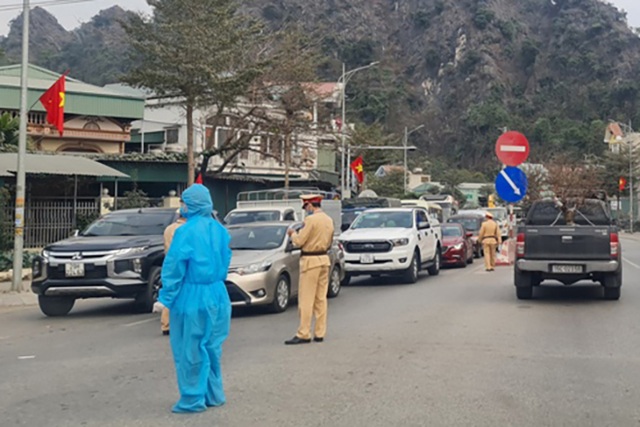 Di chuyển bằng ô tô, làm thế nào để phòng tránh lây nhiễm Covid-19? - 2 Di chuyển bằng ô tô, làm thế nào để phòng tránh lây nhiễm Covid-19? - 2