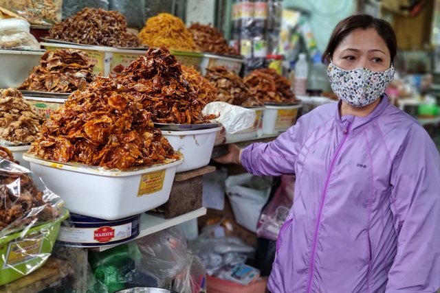 Thị trường Tết Đà Nẵng: Hàng hóa giảm mạnh, chợ vắng khách - 1 Thị trường Tết Đà Nẵng: Hàng hóa giảm mạnh, chợ vắng khách - 1