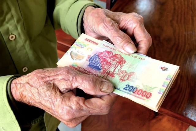 Trả lương hưu, trợ cấp BHXH tháng 3 và 4 vào cùng 1 kỳ tại 13 tỉnh, thành - 1 Trả lương hưu, trợ cấp BHXH tháng 3 và 4 vào cùng 1 kỳ tại 13 tỉnh, thành - 1