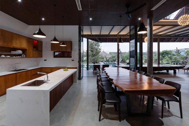 Nhà vườn 7.000m2 đẹp lạ ở Sài Gòn, choáng ngợp nhất là nội thất bên trong - 8 Nhà vườn 7.000m2 đẹp lạ ở Sài Gòn, choáng ngợp nhất là nội thất bên trong - 8