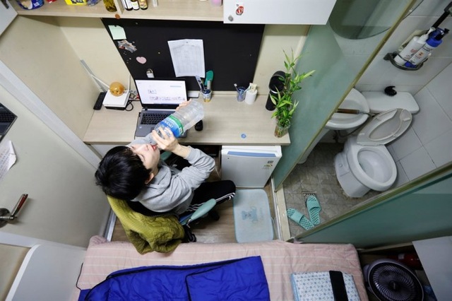 Cảnh sống ngộp thở trong phòng trọ 5m2, giá 6 triệu đồng/tháng ở Hàn Quốc - 6 Cảnh sống ngộp thở trong phòng trọ 5m2, giá 6 triệu đồng/tháng ở Hàn Quốc - 6