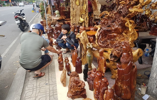 Nha Trang tourist street is filled with spring colors to welcome New Year's Eve - 8