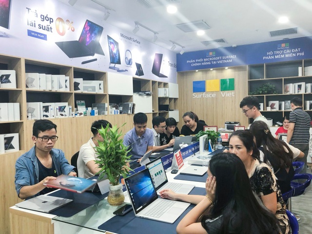 Vì sao nên mua laptop của Microsoft tại Surface Việt? - 3 Vì sao nên mua laptop của Microsoft tại Surface Việt? - 3
