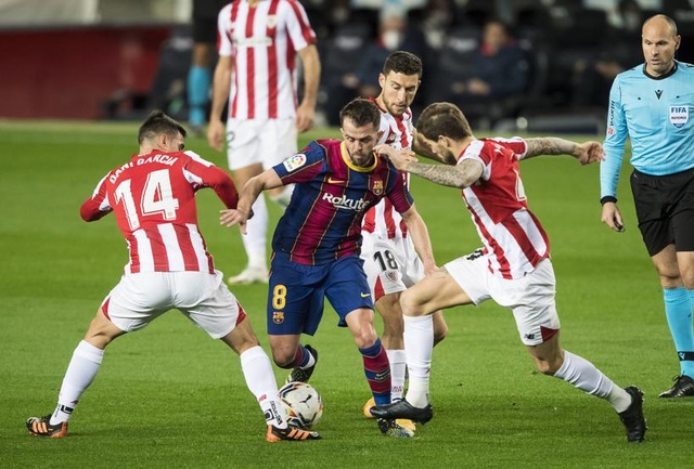 Messi lập siêu phẩm sút phạt, Barcelona soán vị trí của Real Madrid - 12
