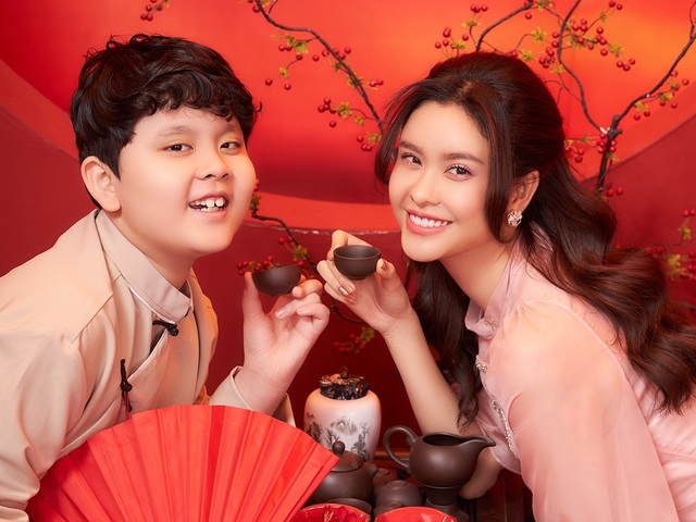 Con trai Trương Quỳnh Anh lớn phổng phao, chững chạc bên mẹ trong ảnh Tết - 5 Con trai Trương Quỳnh Anh lớn phổng phao, chững chạc bên mẹ trong ảnh Tết - 5
