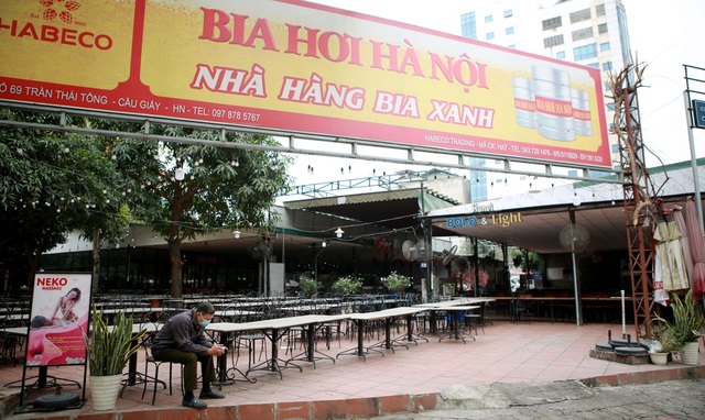 Không một bóng khách, nhà hàng, quán nhậu ở Hà Nội đồng loạt đóng cửa - 8 Không một bóng khách, nhà hàng, quán nhậu ở Hà Nội đồng loạt đóng cửa - 8