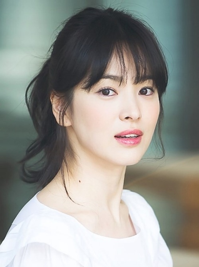 Song Hye Kyo qua mặt Son Ye Jin lọt top diễn viên Hàn nổi tiếng - 1 Song Hye Kyo qua mặt Son Ye Jin lọt top diễn viên Hàn nổi tiếng - 1