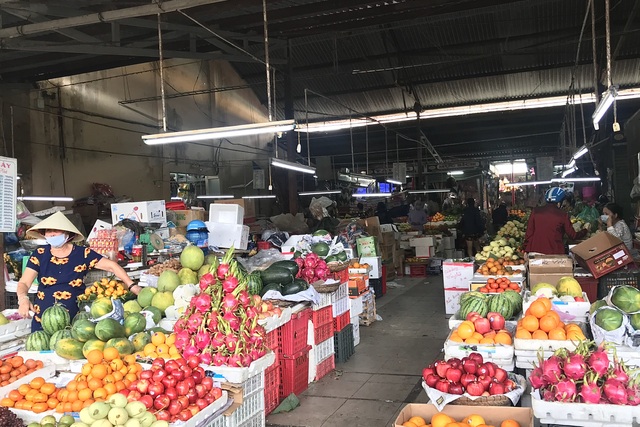 Thị trường đồ lễ cúng ông Táo: Sức mua dè dặt - 3 Thị trường đồ lễ cúng ông Táo: Sức mua dè dặt - 3