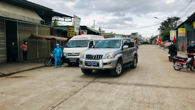 Cái Tết tĩnh lặng chưa từng có ở phường cách ly xã hội - 2 Cái Tết tĩnh lặng chưa từng có ở phường cách ly xã hội - 2