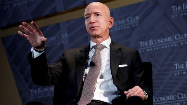 Vì sao tỷ phú Bezos thôi chức giám đốc điều hành của Amazon? - 1