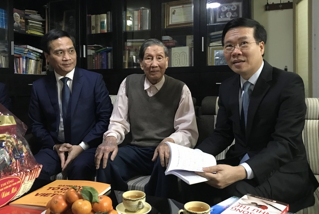 Trưởng ban Tuyên giáo T.Ư mong nhạc sĩ Phạm Tuyên có nhiều tác phẩm mới - 1 Trưởng ban Tuyên giáo T.Ư mong nhạc sĩ Phạm Tuyên có nhiều tác phẩm mới - 1