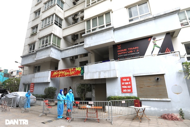 Hà Nội: Bệnh nhân công chứng viên từng họp với 128 người, đi lại nhiều nơi - 1 Hà Nội: Bệnh nhân công chứng viên từng họp với 128 người, đi lại nhiều nơi - 1
