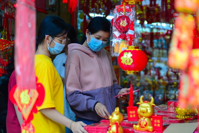 Phố đồ trang trí Tết.jpg Phố đồ trang trí Tết.jpg