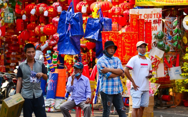 Phố đồ trang trí Tết.jpg Phố đồ trang trí Tết.jpg