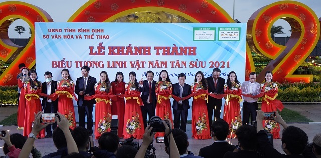 Ngắm biểu tượng linh vật Gia đình Trâu sum vầy hạnh phúc đón Tết Tân Sửu - 1 Ngắm biểu tượng linh vật Gia đình Trâu sum vầy hạnh phúc đón Tết Tân Sửu - 1