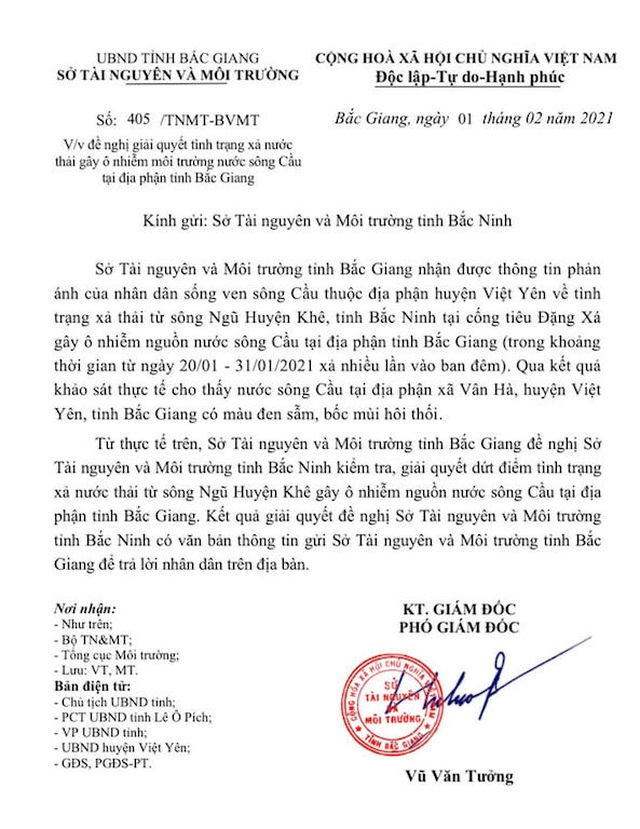 Nước đen ngòm, hôi thối nồng nặc, sông Cầu đang quằn quại giãy chết - 1 Nước đen ngòm, hôi thối nồng nặc, sông Cầu đang quằn quại giãy chết - 1