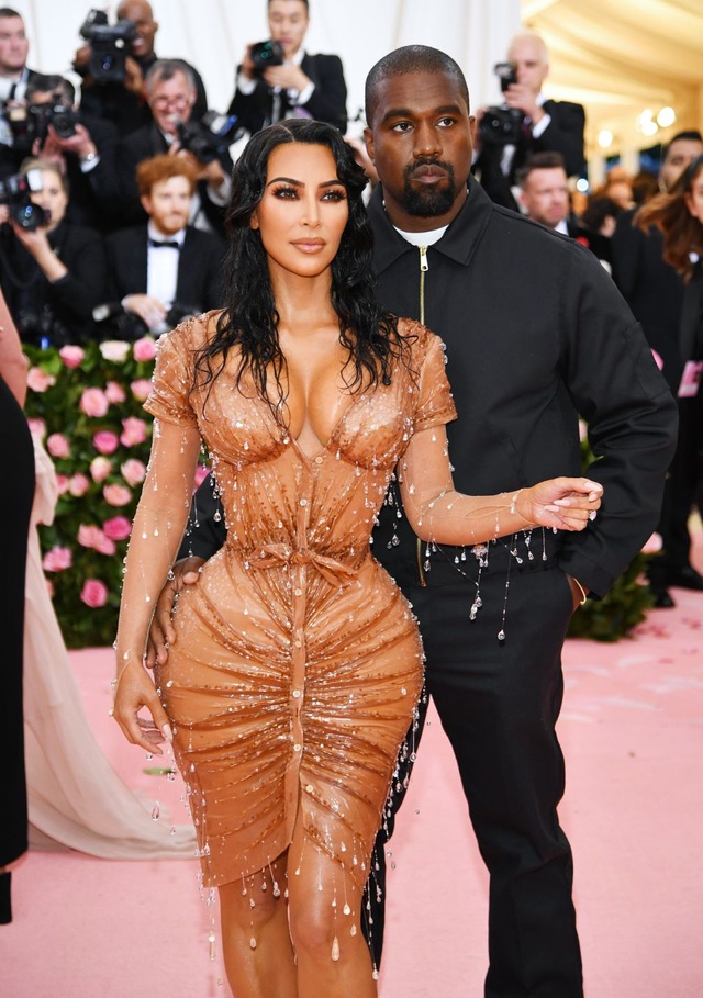 Kim Kardashian ít có liên hệ với Kanye West - 5 Kim Kardashian ít có liên hệ với Kanye West - 5
