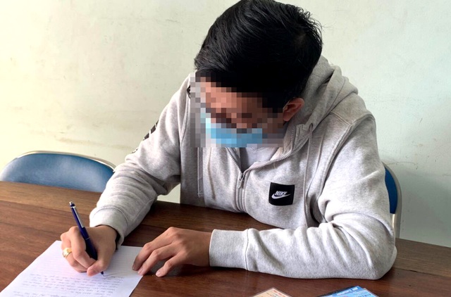 Nhận phạt vì tung tin bệnh nhân Covid-19 hát tay vịn, ê kíp VTV là F1 - 2 Nhận phạt vì tung tin bệnh nhân Covid-19 hát tay vịn, ê kíp VTV là F1 - 2