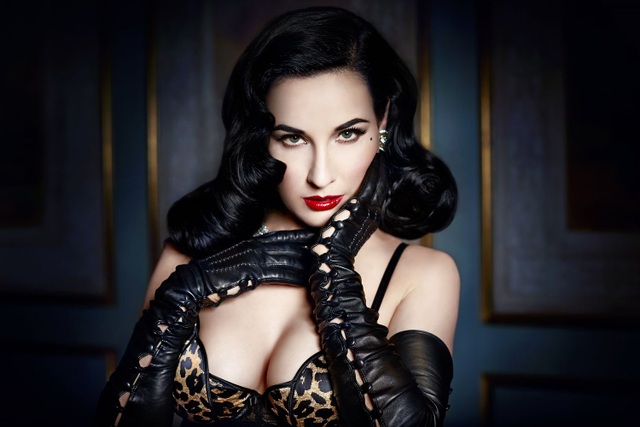 Vũ nữ thoát y Dita Von Teese lên tiếng sau khi chồng cũ bị tố bạo hành - 8 Vũ nữ thoát y Dita Von Teese lên tiếng sau khi chồng cũ bị tố bạo hành - 8
